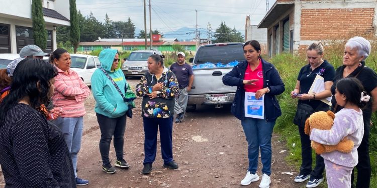 Entrega diputada Tere Herrera apoyos alimentarios en la colonia Francisco Villa