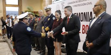 Comisión de Seguridad y Protección Civil de la 76 Legislatura reconoce a bomberos del estado