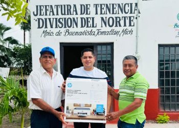 El Ayuntamiento de Buenavista Tomatlán entrega equipamiento a la tenencia de División del Norte