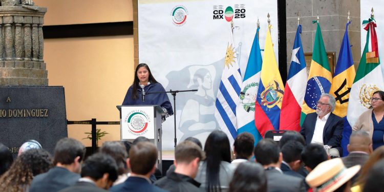 La Senadora Celeste Ascencio inaugura el Segundo Congreso Panamericano en la Ciudad de México