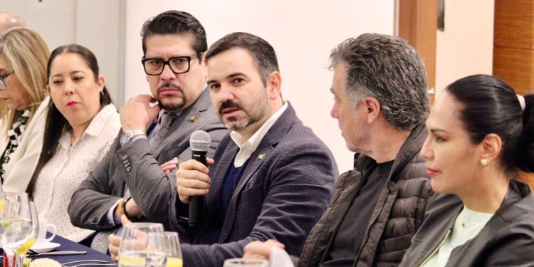 Yankel Benítez refrenda respaldo del Ayuntamiento al sector hotelero