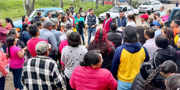 Yankel Benítez estrecha diálogo con habitantes de tenencia Morelos