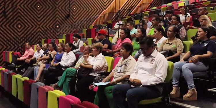 Apatzingán impulsa el arte y la educación con el nuevo proyecto Teatro Escolar