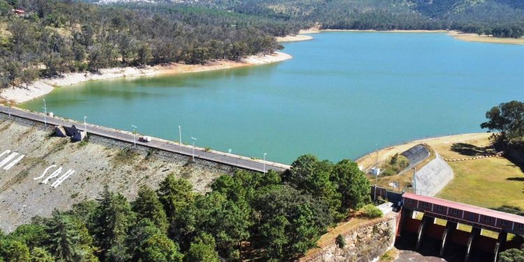 Se detiene desfogue de presa de Cointzio: Conagua