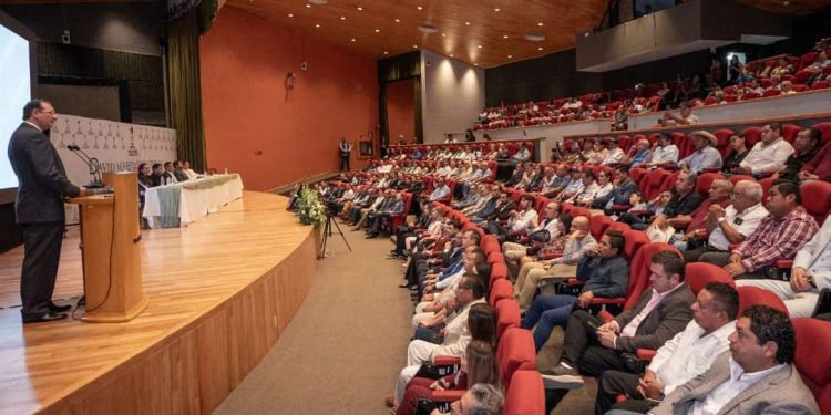 David Martínez Gowman rinde Informe de Actividades Legislativas