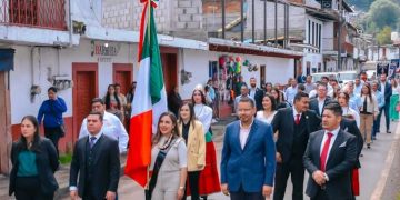 Dayana Pérez encabeza el inicio de las Fiestas Patrias con el Bando Solemne