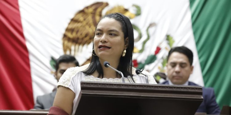 En el IV Informe de Gobierno del Ejecutivo, Eréndira Isauro destaca avances de la administración de Ramírez Bedolla