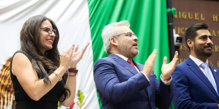 Rinde protesta el nuevo Poder Judicial ante el Congreso del Estado