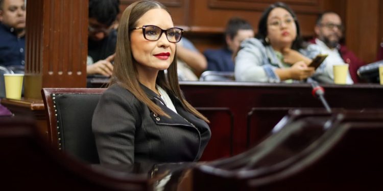 Nalleli Pedraza celebra la aprobación de la reforma contra la extorsión