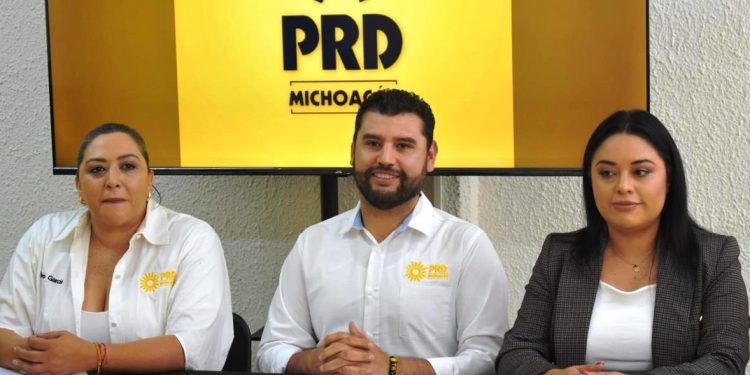 “El PRD Michoacán se fortalece con sus informes legislativos”: Octavio Ocampo