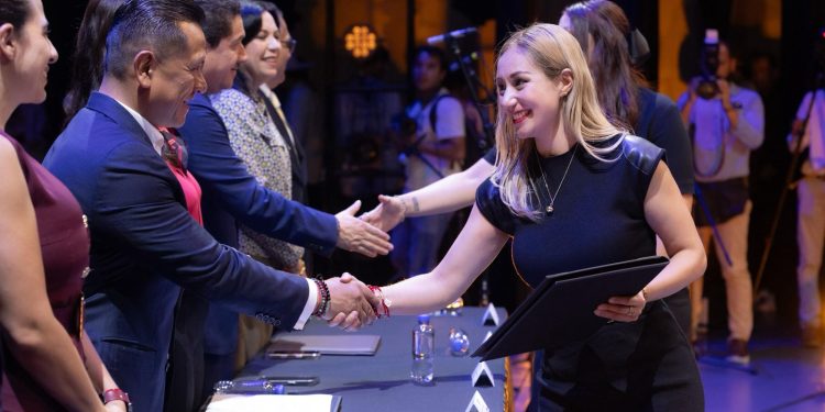 Fiscalía de Michoacán consolida su liderazgo académico con egreso de primera generación de Maestría: Torres Piña