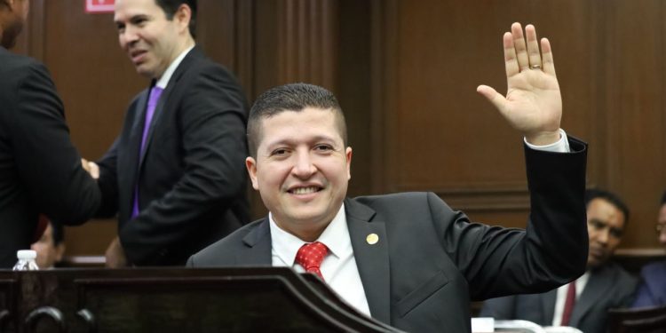 Legislando con y para el pueblo, objetivo de Vicente Gómez para el segundo año legislativo