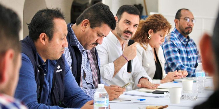 Yankel Benítez estrecha comunicación jefes de tenencia para avanzar en desarrollo de zona rural