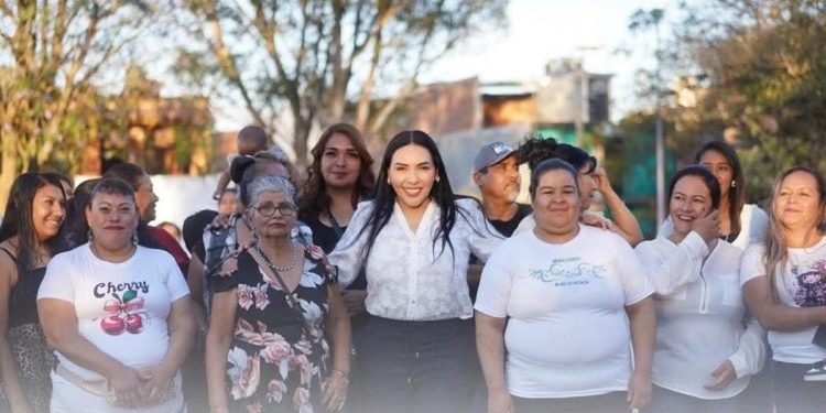 Adriana Campos cumple y beneficia a más de 2 mil familias en su primer año legislativo