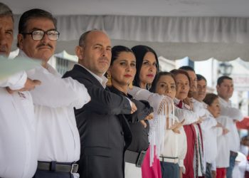 Más de 3,900 participantes en el Desfile Cívico en Tarímbaro