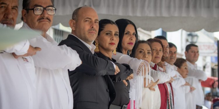 Más de 3,900 participantes en el Desfile Cívico en Tarímbaro