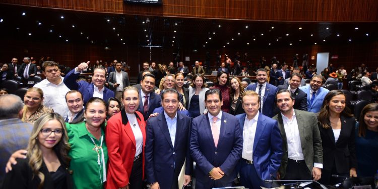 Propone Ernesto Núñez iniciativa para eliminar tratos preferenciales a bebidas disfrazadas de medicamentos y garantizar equidad fiscal