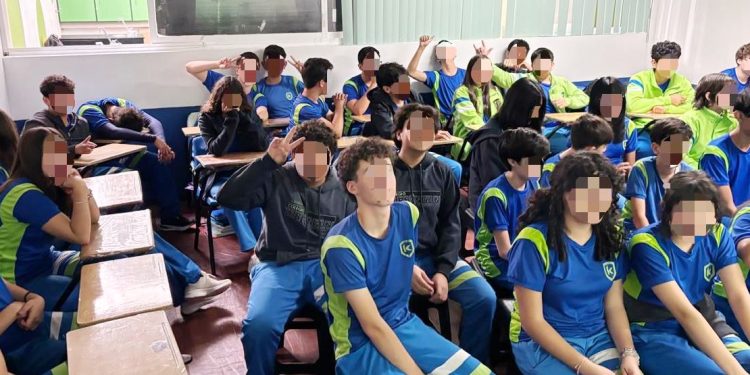 Imparte FGE plática sobre prevención de riesgos digitales a estudiantes de secundaria