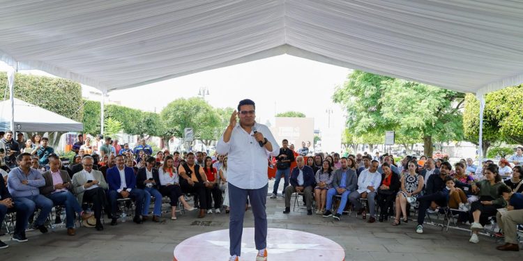Toño Carreño presentó su primer informe ciudadano