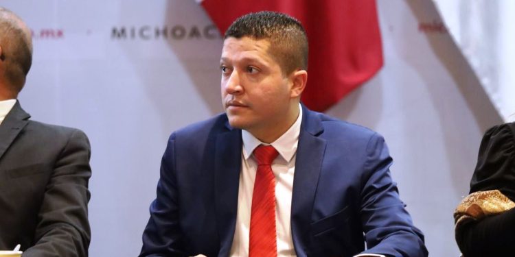 Revisa Vicente Gómez proceso de transición de magistraturas electas