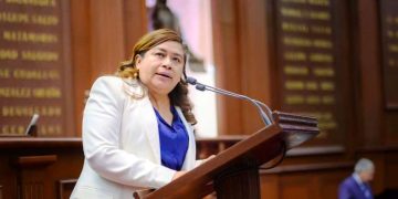 Propone Belinda Iturbide visibilizar a los trabajadores del Congreso de Michoacán