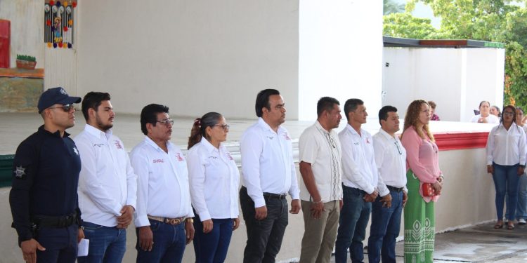 Gobierno de Buenavista Tomatlán y el sector educativo recordaron la obra del Gral. Lázaro Cárdenas del Río