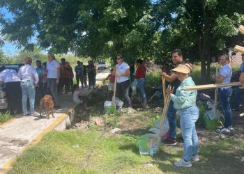 Ayuntamiento de  Buenavista entrega artículos y material de limpieza a familias de Vicente Guerrero