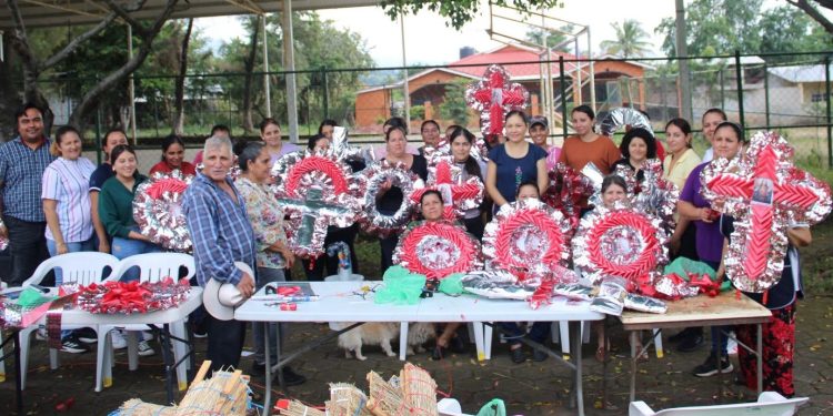 Cursos y talleres llegan a la comunidad de El Pilón municipio de Buenavista Tomatlán