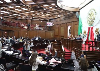 Designa Congreso del Estado a Felipe Orlando Aragón Andrade, como recipiendario de la Presea “Constitución de 1814”