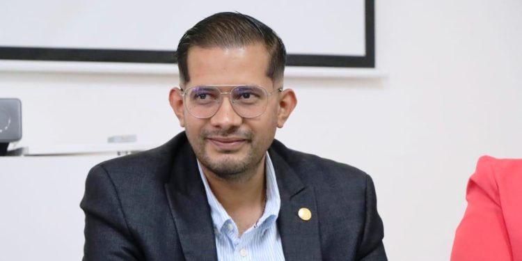 El derecho de acceso a la información está garantizado en Michoacán: Dip. Conrado Paz