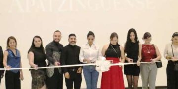 Inauguran exposición fotográfica “Con Arte Apatzinguense” en el Teatro Constitución