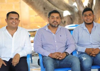 Alcalde de Tuzantla refrenda acercamiento con la ciudadania