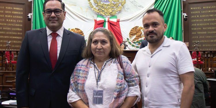 Hugo Rangel presenta la Ley Óliver, inspirada en la historia de un joven michoacano víctima de la violencia