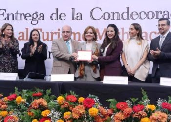 Entrega Congreso del Estado Condecoración “Mérito al Turismo Michoacano 2025” a Margarita Arriaga Pierres