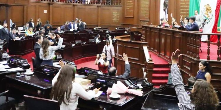 Reconoce 76 Legislatura a Margarita Arriaga Pierres con la Condecoración «Merito al Turismo Michoacano» 2025