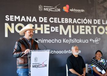 Julio Arreola impulsa la preservación de la Noche de Ánimas en la región lacustre