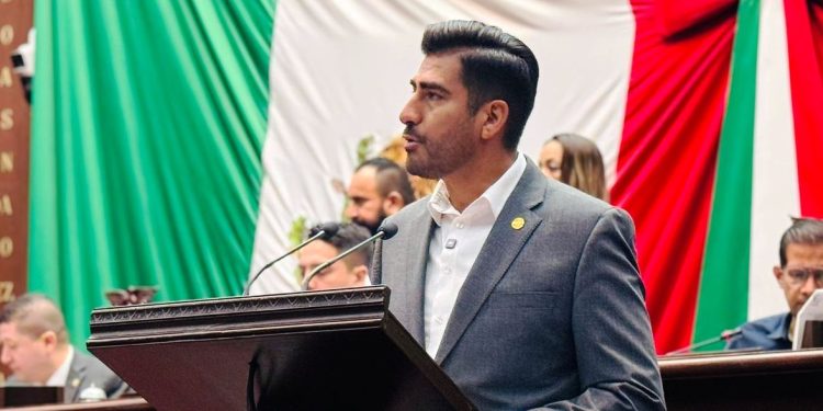 Impulsa Poncho Chávez reforma para reconocer y proteger el trabajo de cuidado a personas con discapacidad