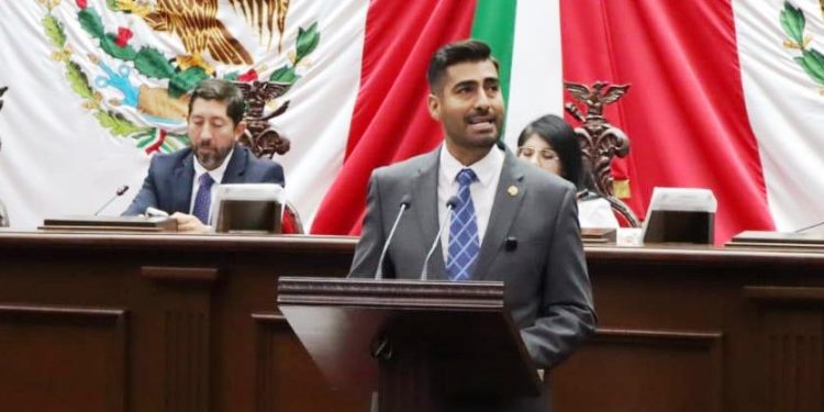 Impulsa Poncho Chávez el reconocimiento del turismo alternativo en Michoacán