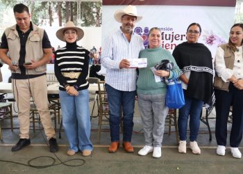 Julio Arreola Respalda a las Mujeres de Pátzcuaro con Hechos