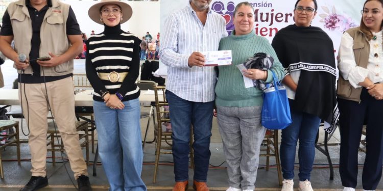 Julio Arreola Respalda a las Mujeres de Pátzcuaro con Hechos