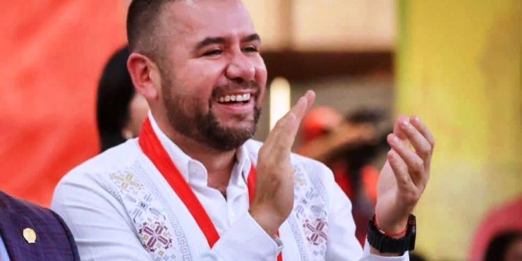 Felicita Reyes Galindo a productores de Jamaica de La Huacana por el nombramiento de Indicación Geográfica