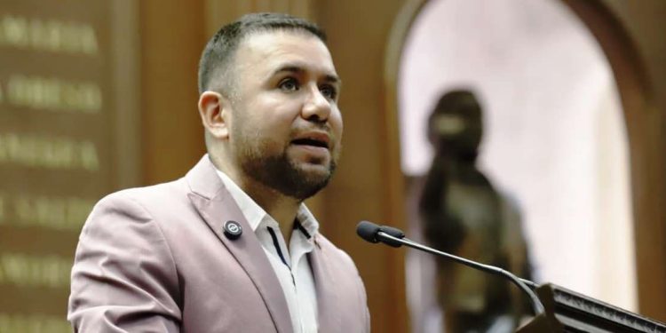 Reconoce Reyes Galindo a profesoras y profesores como actores claves de la transformación en Michoacán