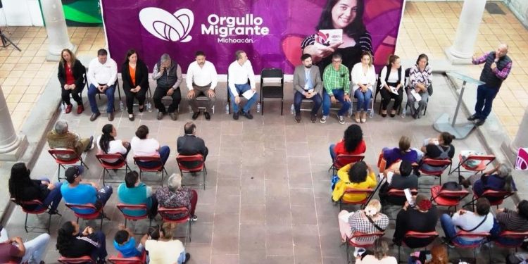 Gobierno de Michoacán entrega tarjetas Orgullo Migrante en Tarímbaro
