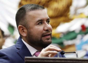 Reyes Galindo presenta reforma para proteger la salud mental del magisterio michoacano