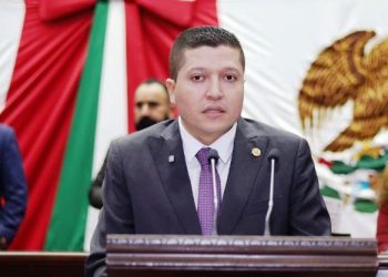 Propone Vicente Gómez normar exposición digital indebida de infancias y adolescentes