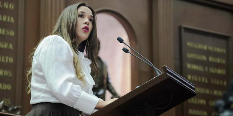 Xóchitl Ruiz propone modernizar el Periódico Oficial del Estado, para fortalecer la transparencia y la certeza jurídica en Michoacán