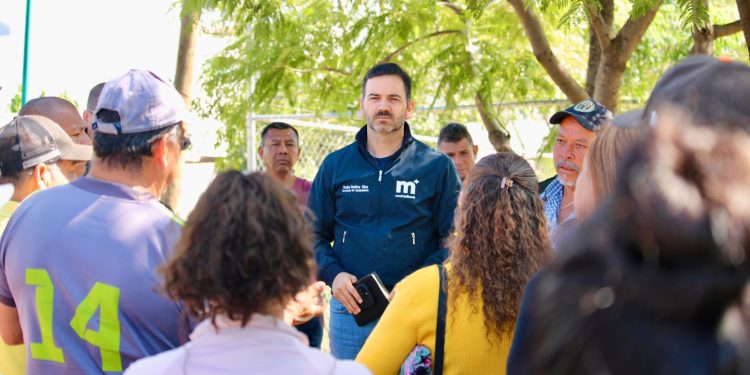 Ofrece Yankel Benítez trabajo estrecho a vecinas y vecinos de La Aldea