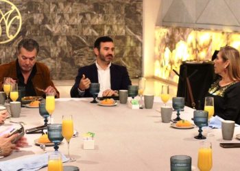 Yankel Benítez, hoteleros y empresarios afinan detalles de cara a celebración de Día de Muertos