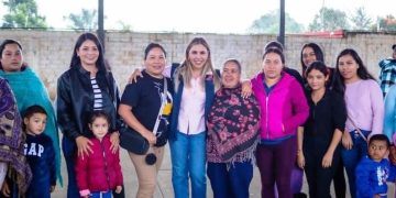 Mejoran caminos en Coangatzio con apoyo de Dayana Pérez