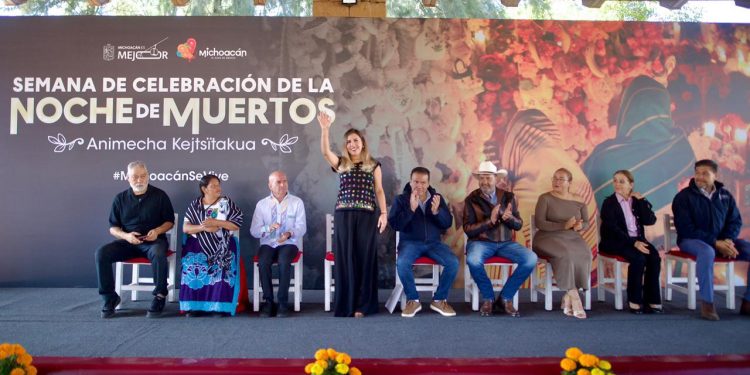 Dayana Pérez Mendoza refuerza la promoción turística de Salvador Escalante en la temporada del Festival de las Ánimas 2025